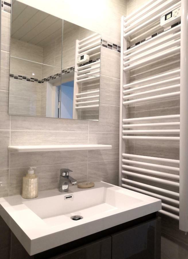 Beautifully Bright Apartment In Old Town Saint-Tropez Ngoại thất bức ảnh